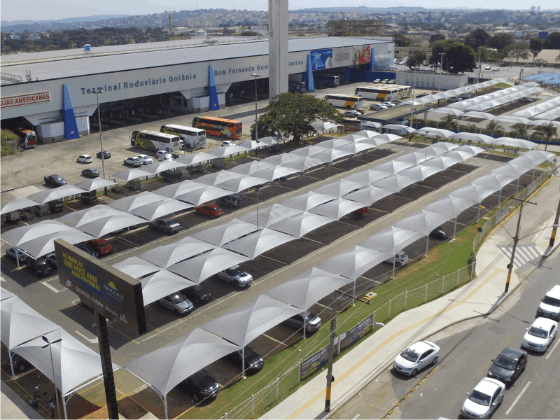 Tela sombrite para estacionamento comercial sob medida